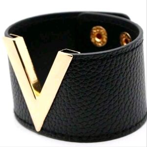Black  Wide PU Leather Snap Bracelet with V-Goldtone Inset